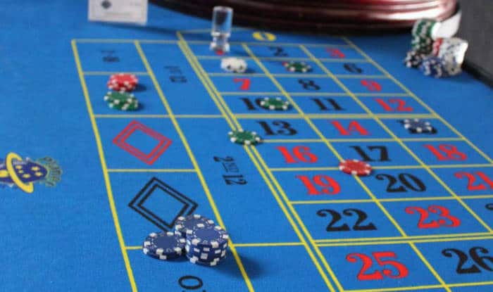 How to Bet on a Roulette Table & Win