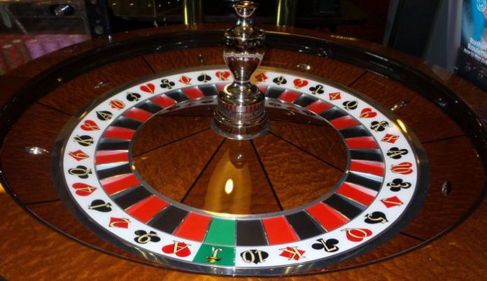 Blackjack roulette wheel