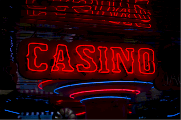 What Are The Advantages and Disadvantages of Playing Online Casino Games