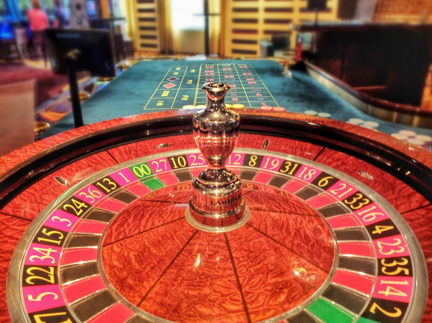 Cammegh roulette wheel with double zero