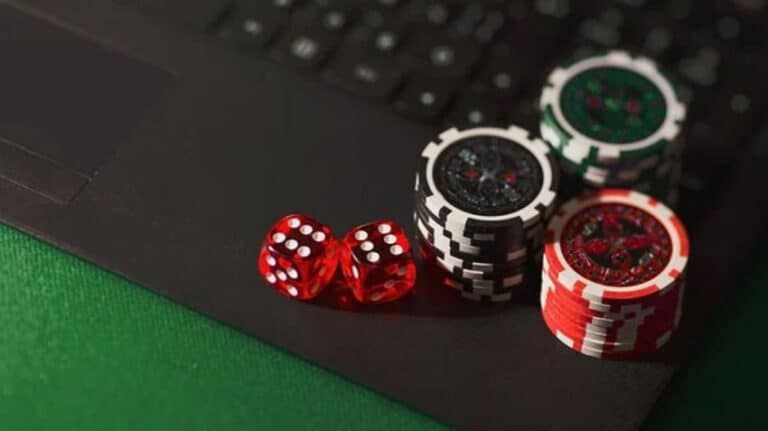 Useful Hacks on How to Stay Safe When Using Online Casinos