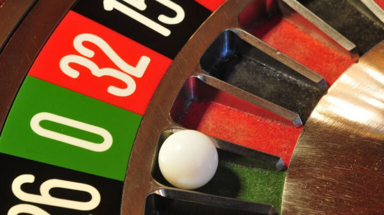 Tricks To Stay Safe When Playing Roulette Online